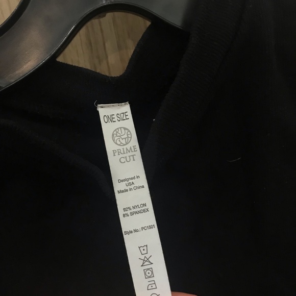 Tight black tank top with a small turtle neck - Picture 3 of 3